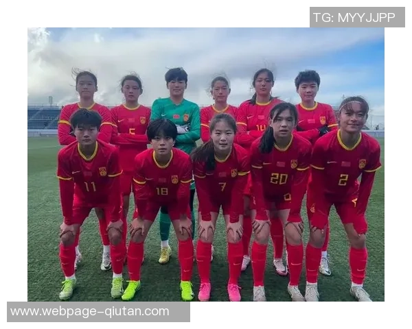 女足与男足精彩瞬间对比云相片展现足球魅力与风采 女足与男足精彩瞬间对比云相片展现足球魅力与风采