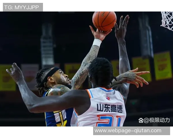 山东黄金与青岛双星激战正酣谁将赢得这场篮球盛宴的胜利